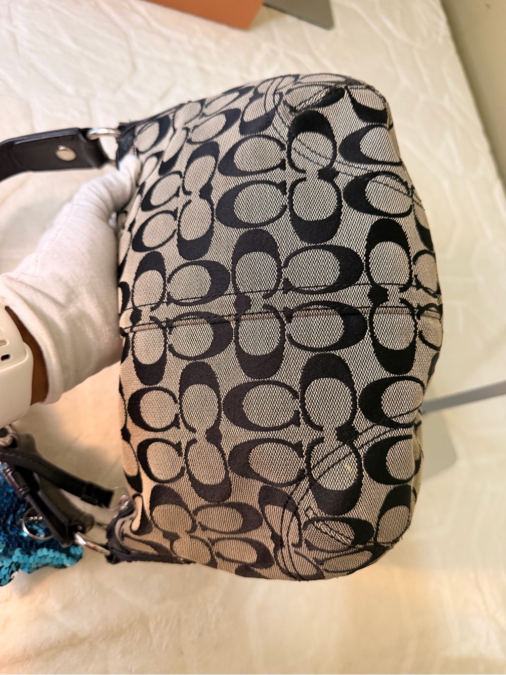 Coach signature SoHo Shoulder Bag - Picture 15 of 16